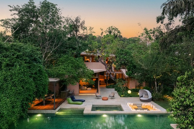 Moira North Goa, Goa, India   Price Price Upon Request Bedrooms 6 Bathrooms 9 Full Exterior 1.0378 Acre(s) 4,200 m²